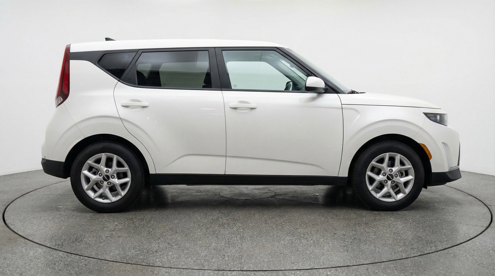 Used 2025 Kia Soul LX w/ LX Technology Package image 11