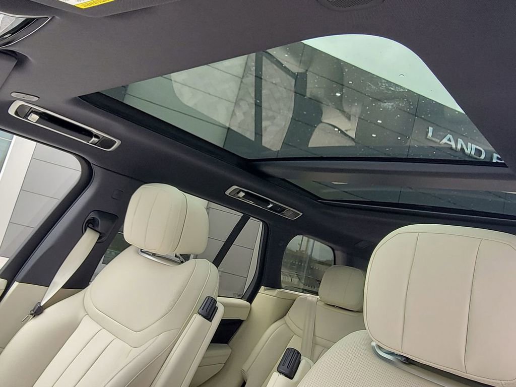 New 2026 Land Rover Range Rover SE image 28