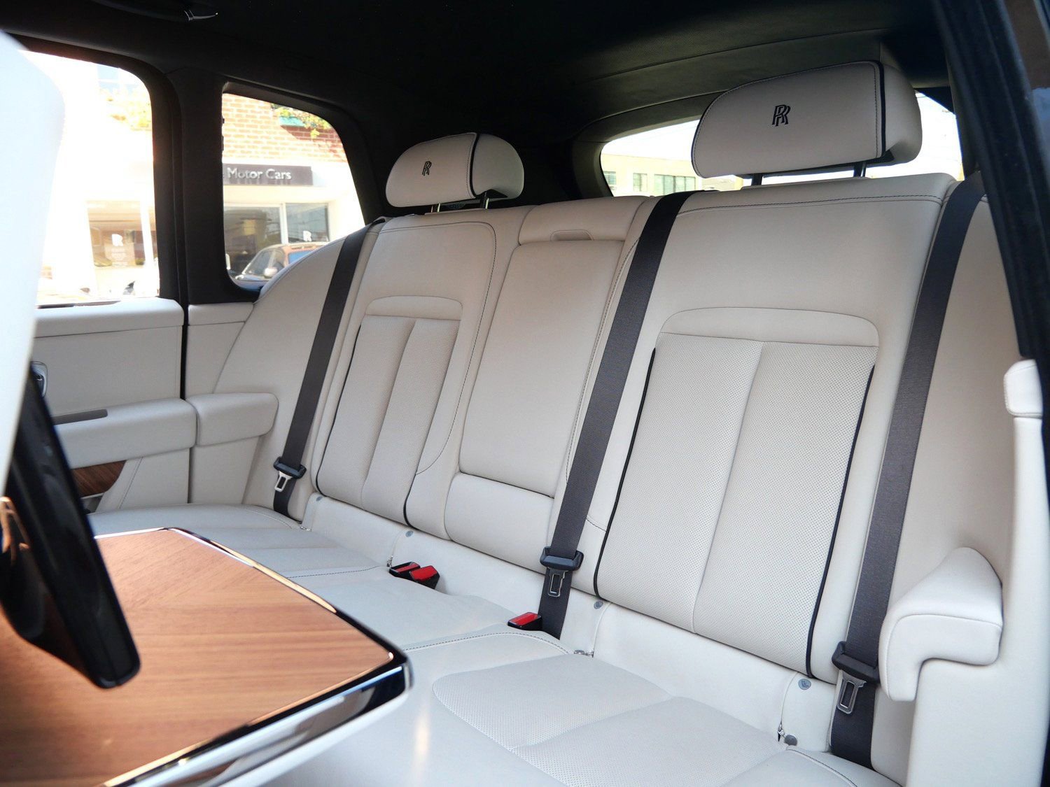 Certified 2023 Rolls-Royce Cullinan w/ Cullinan Package image 8