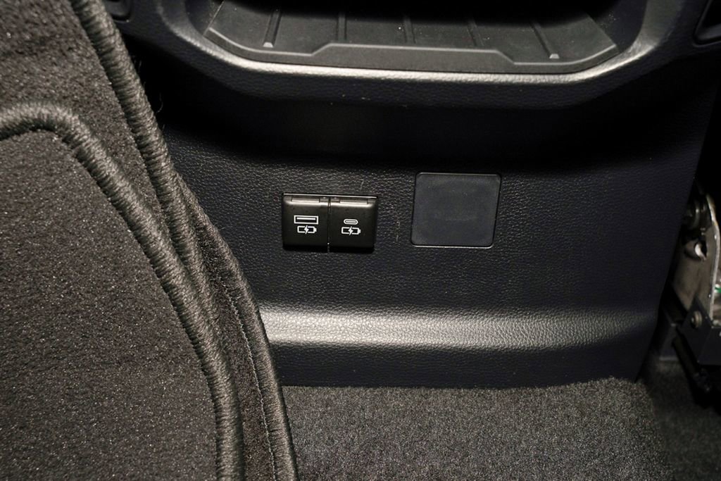 Used 2025 Toyota Tundra Limited w/ TRD Off-Road Package image 8