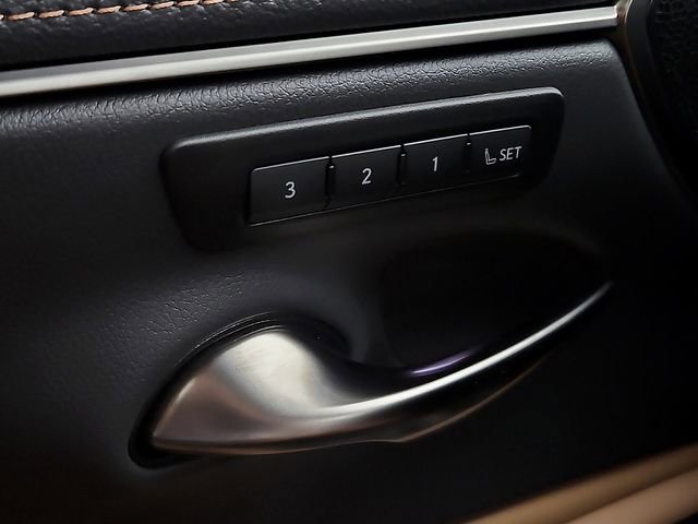 Used 2025 Lexus ES 300h Ultra Luxury w/ Accessory Package (Z1) image 28