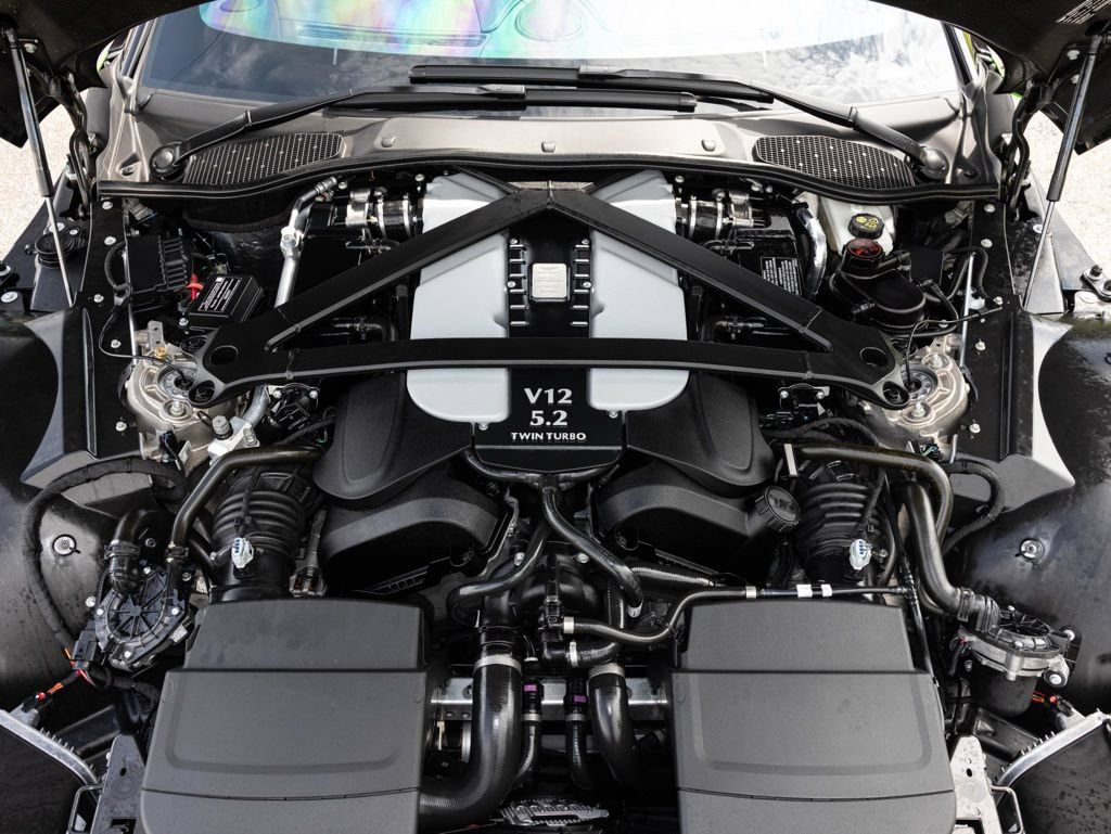 Used 2023 Aston Martin V12 Vantage RWD image 61