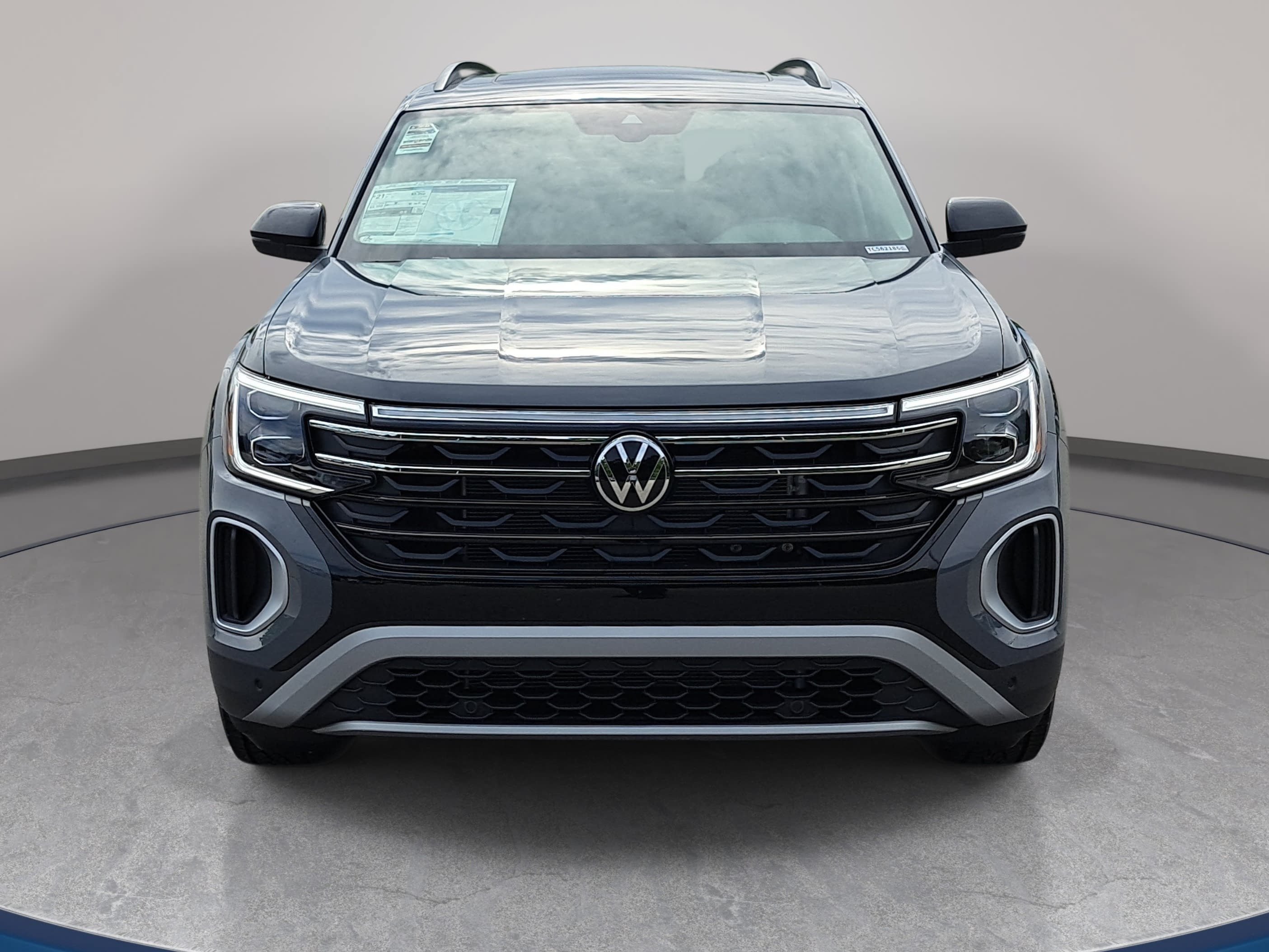 New 2026 Volkswagen Atlas Peak Edition AWD/4WD image 2