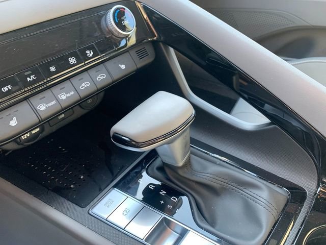 Used 2023 Hyundai Elantra SEL w/ Convenience Package image 9