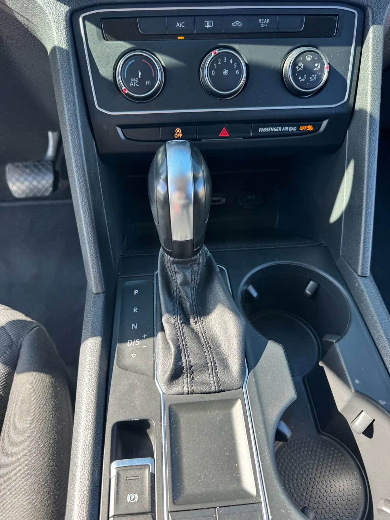 Used 2018 Volkswagen Atlas S image 16