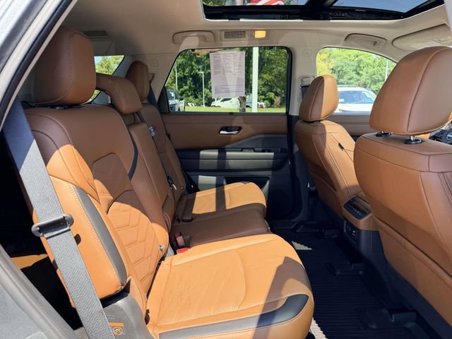 Used 2024 Nissan Pathfinder Platinum w/ Cargo Package FWD image 11