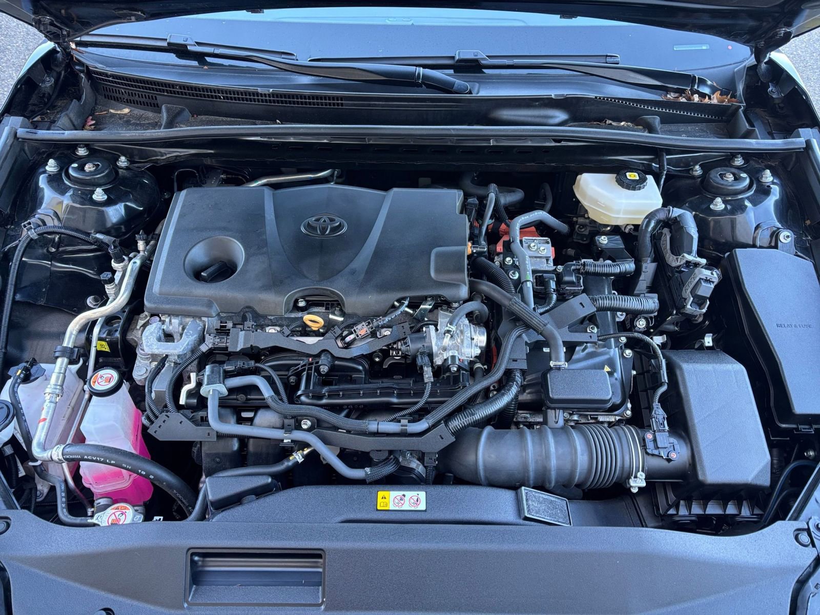 Used 2025 Toyota Camry LE image 28