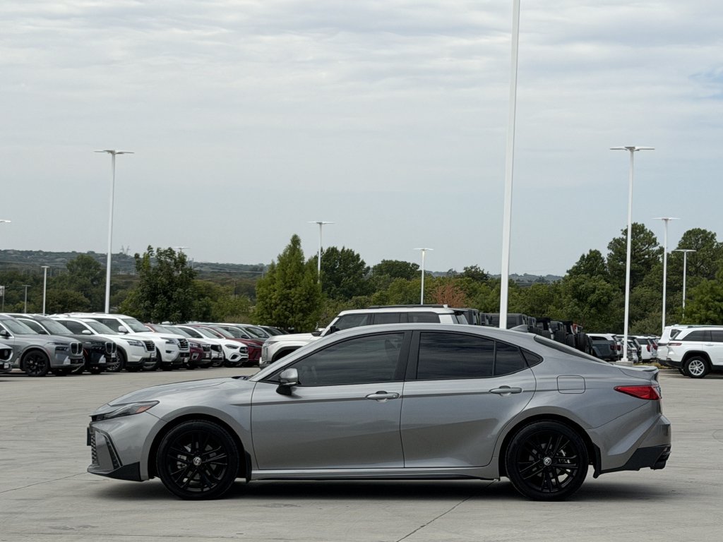 Used 2025 Toyota Camry SE w/ Convenience Package FWD image 3