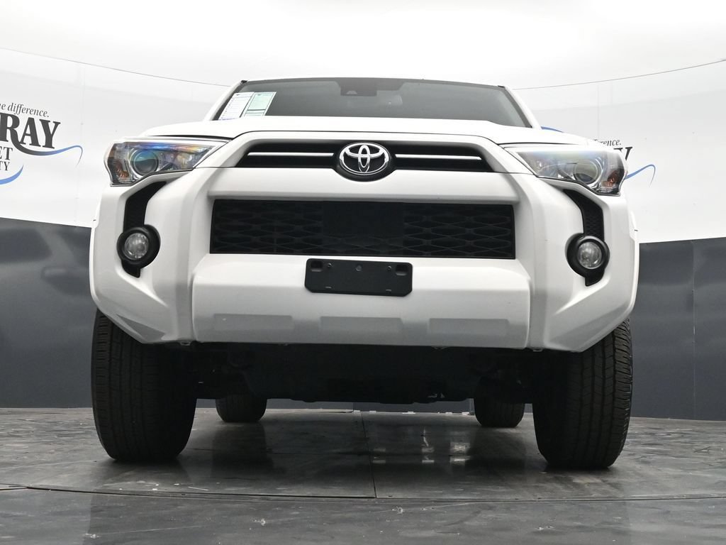 Used 2020 Toyota 4Runner SR5 AWD/4WD image 27
