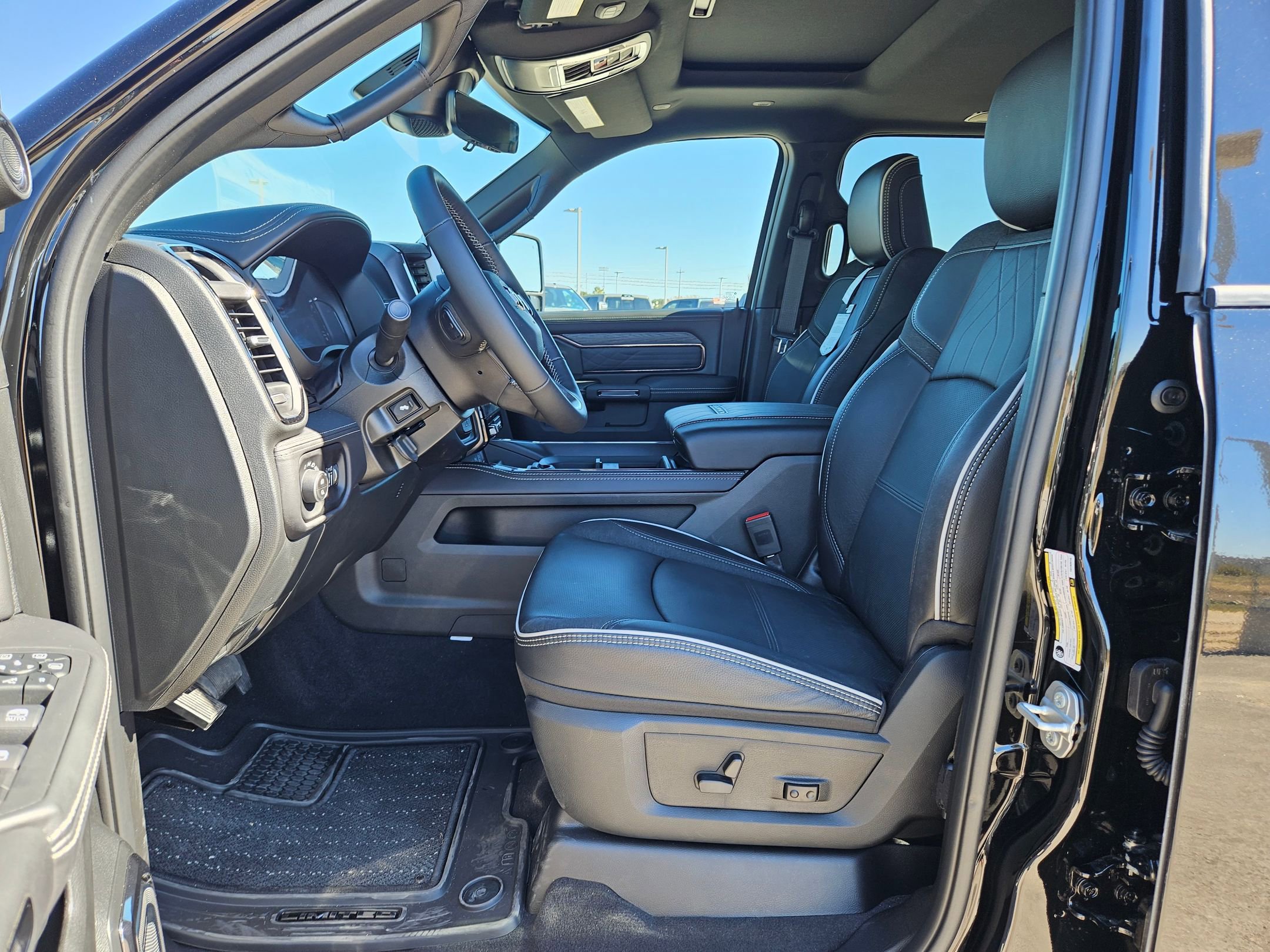 New 2026 RAM 2500 Limited AWD/4WD image 9