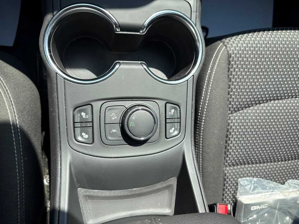 Used 2024 GMC Terrain SLE w/ Driver Convenience Package FWD image 17
