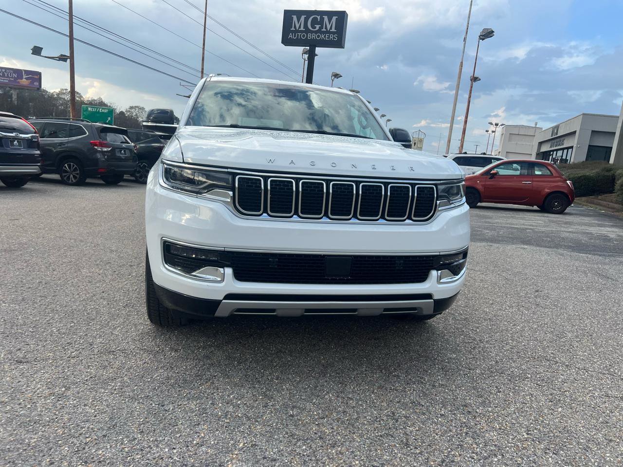 Used 2024 Jeep Wagoneer L Series II image 6