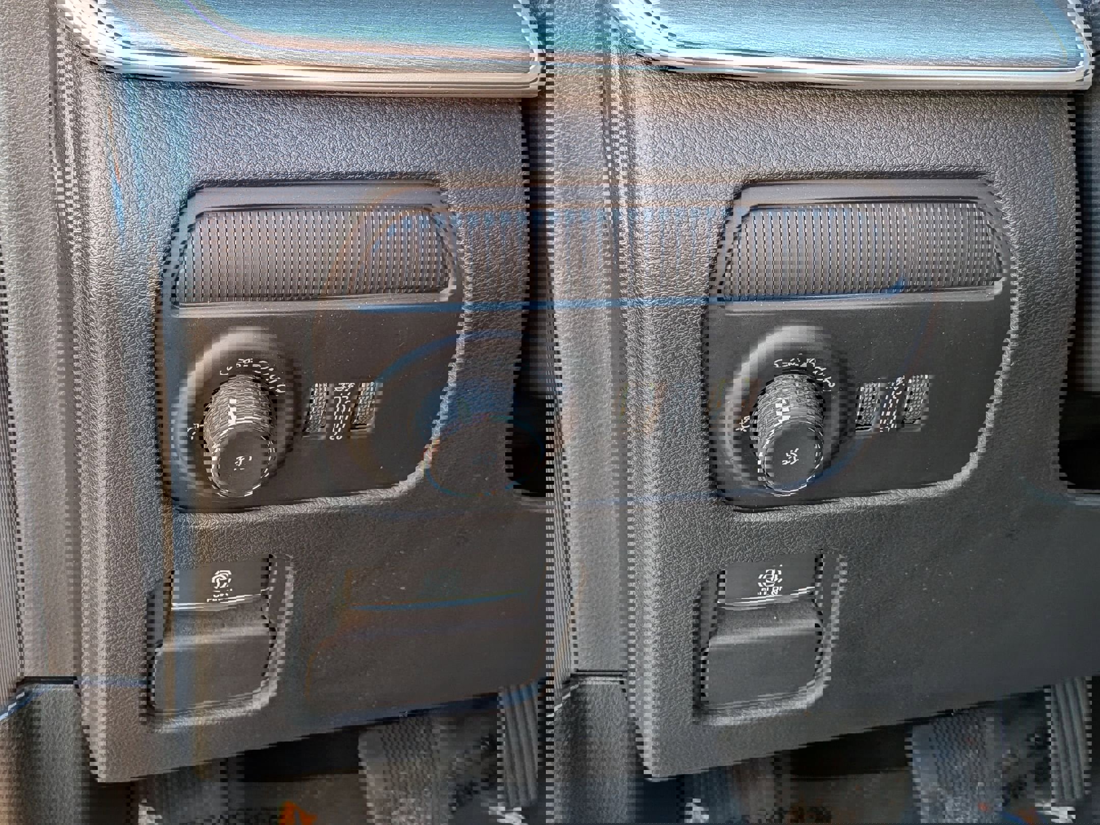 Certified 2025 Jeep Wagoneer Series III w/ Premium Group I image 16