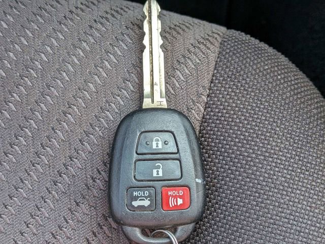 Used 2016 Toyota Camry LE FWD image 25