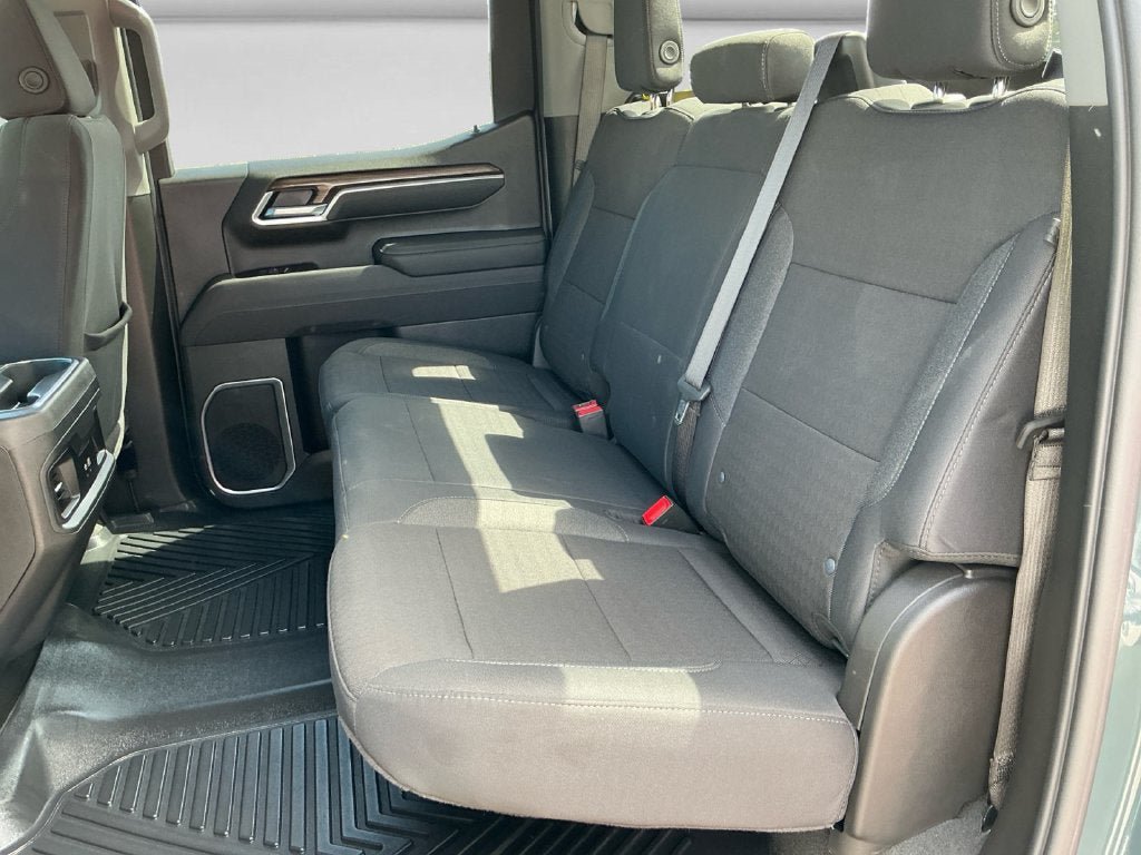 Certified 2026 Chevrolet Silverado 1500 LT RWD image 14