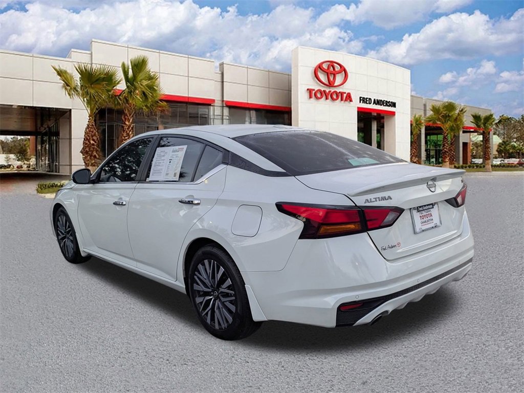 Used 2023 Nissan Altima 2.5 SV w/ SV Premium Package image 6