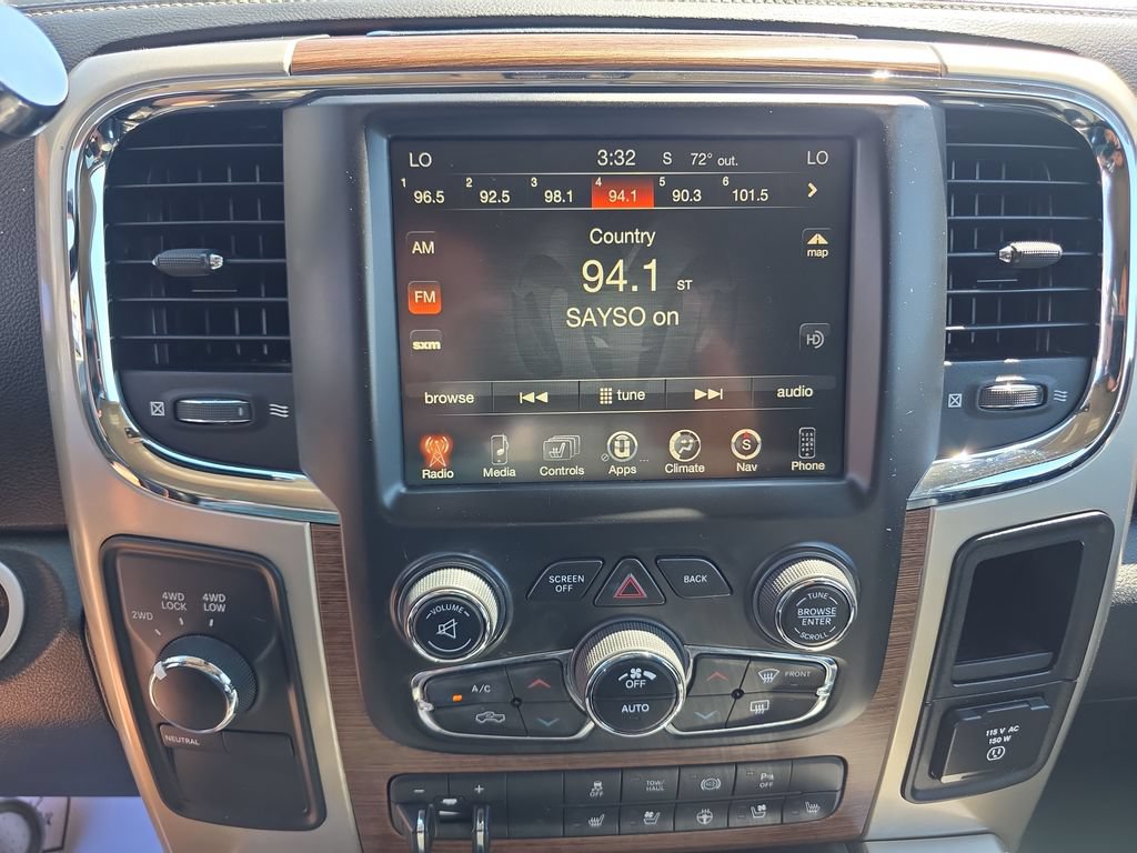 Used 2015 RAM 2500 Laramie w/ Black Appearance Group AWD/4WD image 21