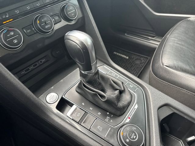 Used 2018 Volkswagen Tiguan SEL Premium image 21