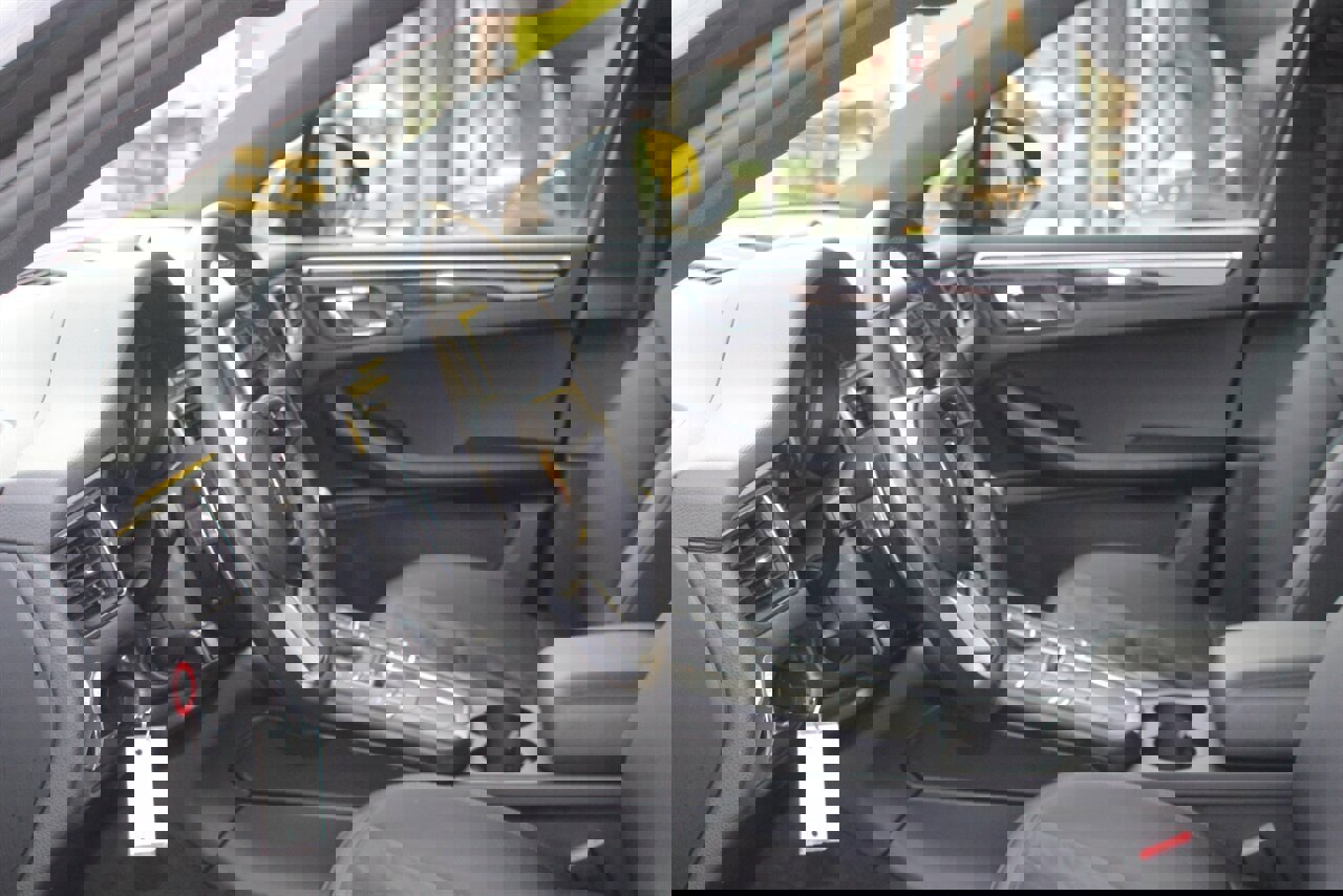 Used 2016 Porsche Macan S image 17