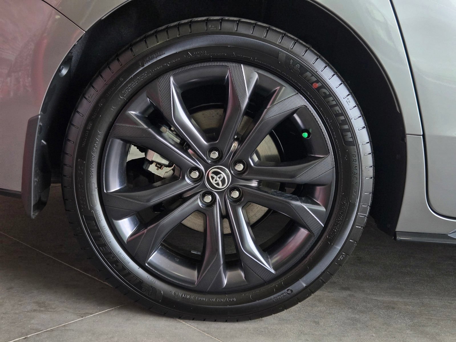 Certified 2026 Toyota Sienna XSE FWD image 5
