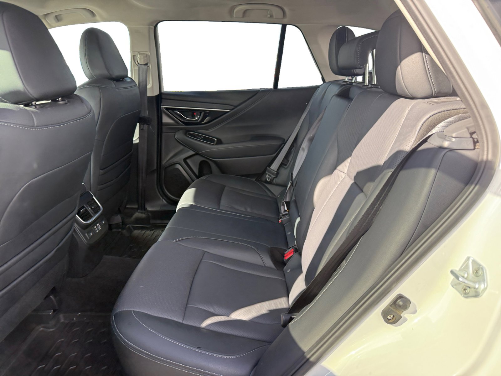 Used 2023 Subaru Outback Limited image 16