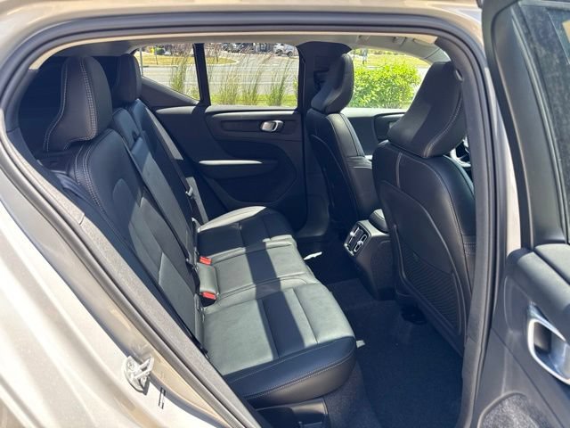 Certified 2025 Volvo XC40 B5 Core AWD/4WD image 13