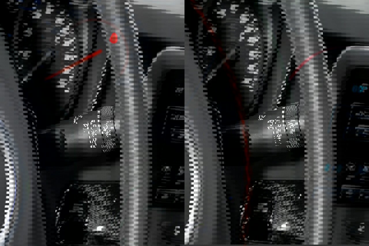 Used 2018 Chevrolet Camaro ZL1 image 31