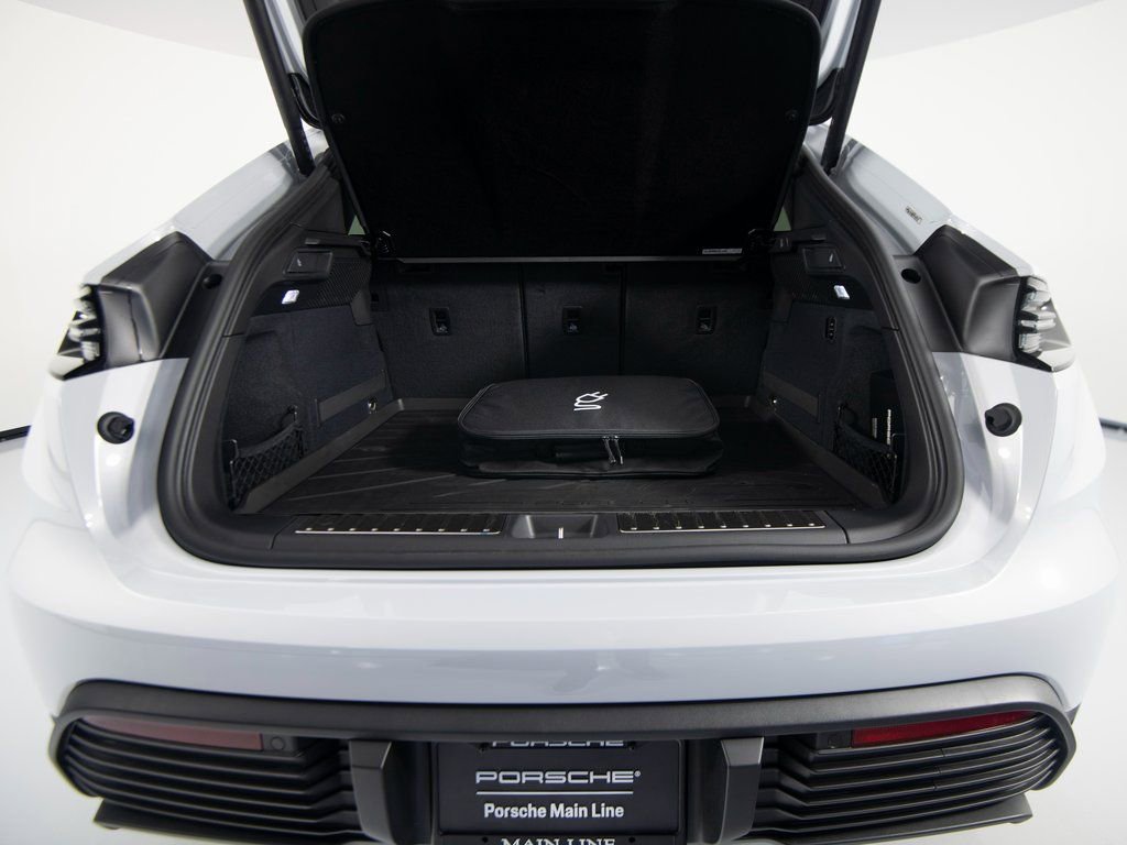 New 2026 Porsche Macan 4S Electric image 41