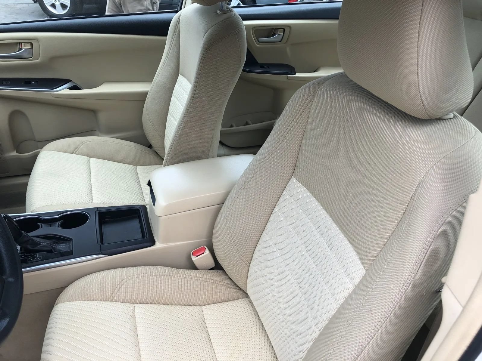 Used 2016 Toyota Camry LE FWD image 20