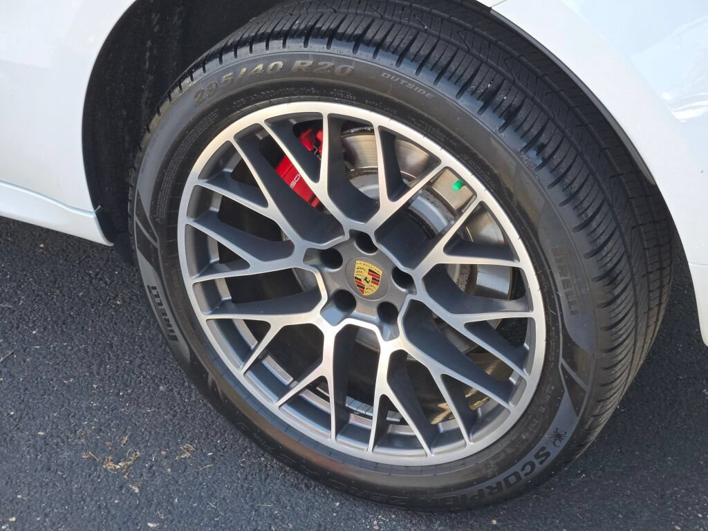 Used 2015 Porsche Macan Turbo AWD/4WD image 11