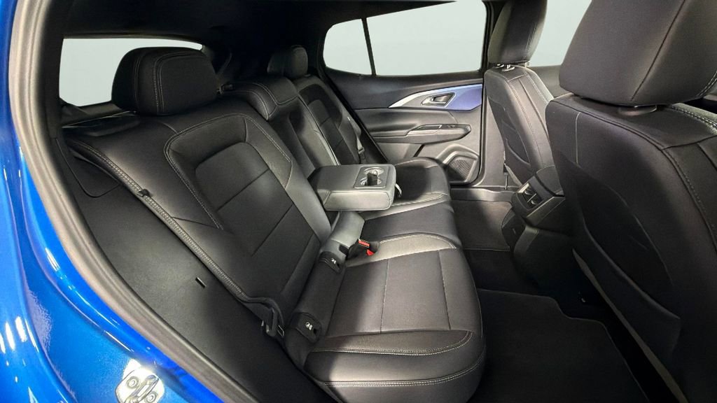 Used 2025 Chevrolet Equinox EV LT w/ Convenience Package FWD image 30