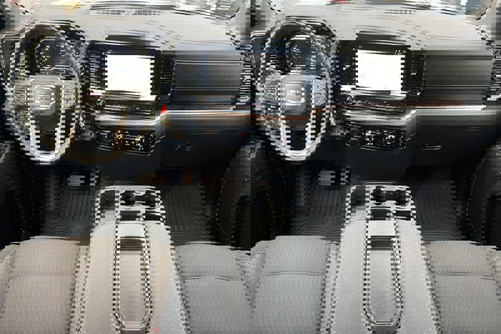 Used 2025 GMC Sierra 1500 Elevation image 3