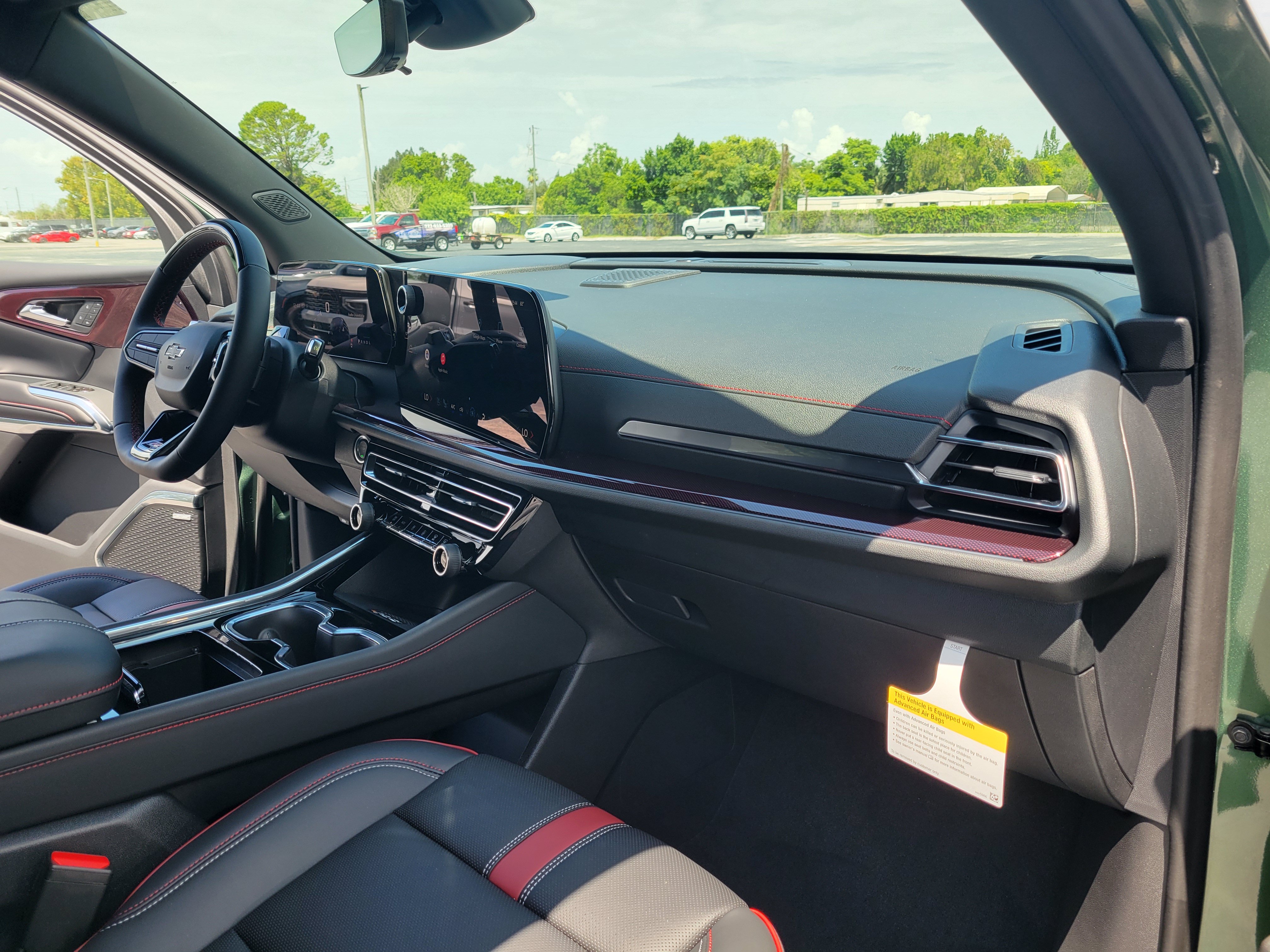 New 2027 Chevrolet Traverse RS w/ LPO, Floor Liner Package FWD image 30