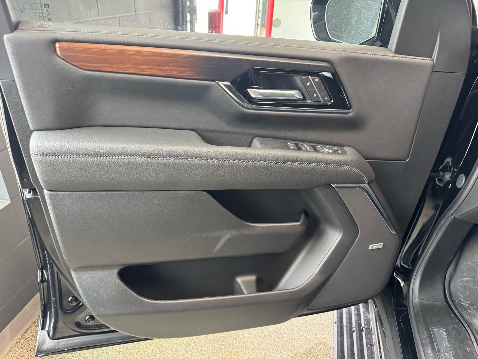 New 2026 GMC Yukon XL Denali w/ Denali Reserve Package image 19