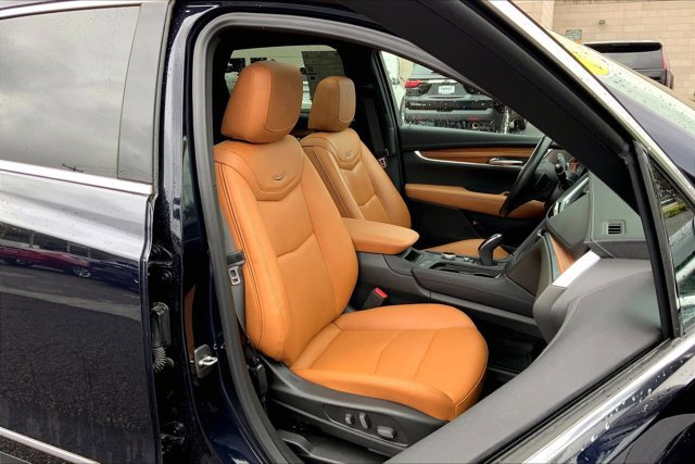 Used 2022 Cadillac XT5 Premium Luxury AWD/4WD image 6