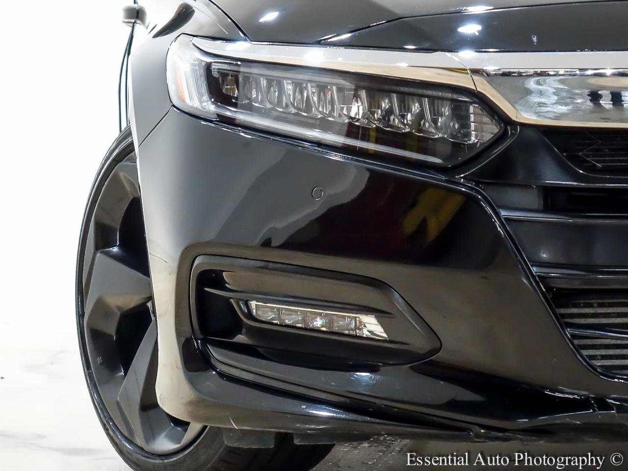 Used 2020 Honda Accord Touring image 6