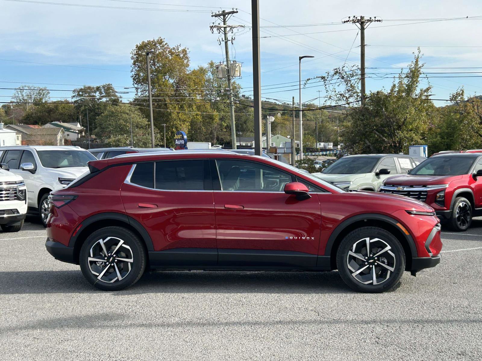 New 2026 Chevrolet Equinox EV LT image 2