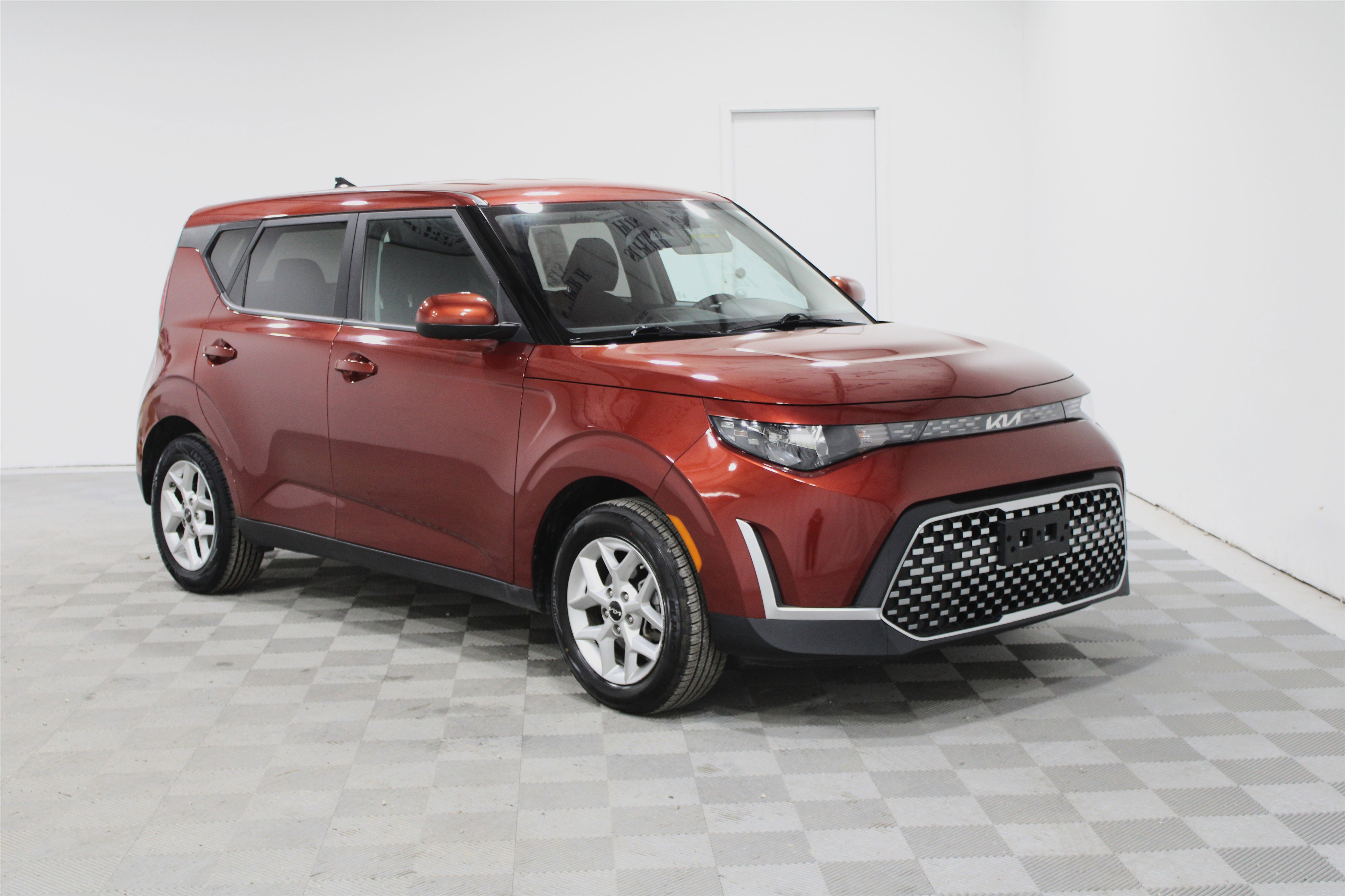Used 2024 Kia Soul LX w/ Option Group 015 image 1