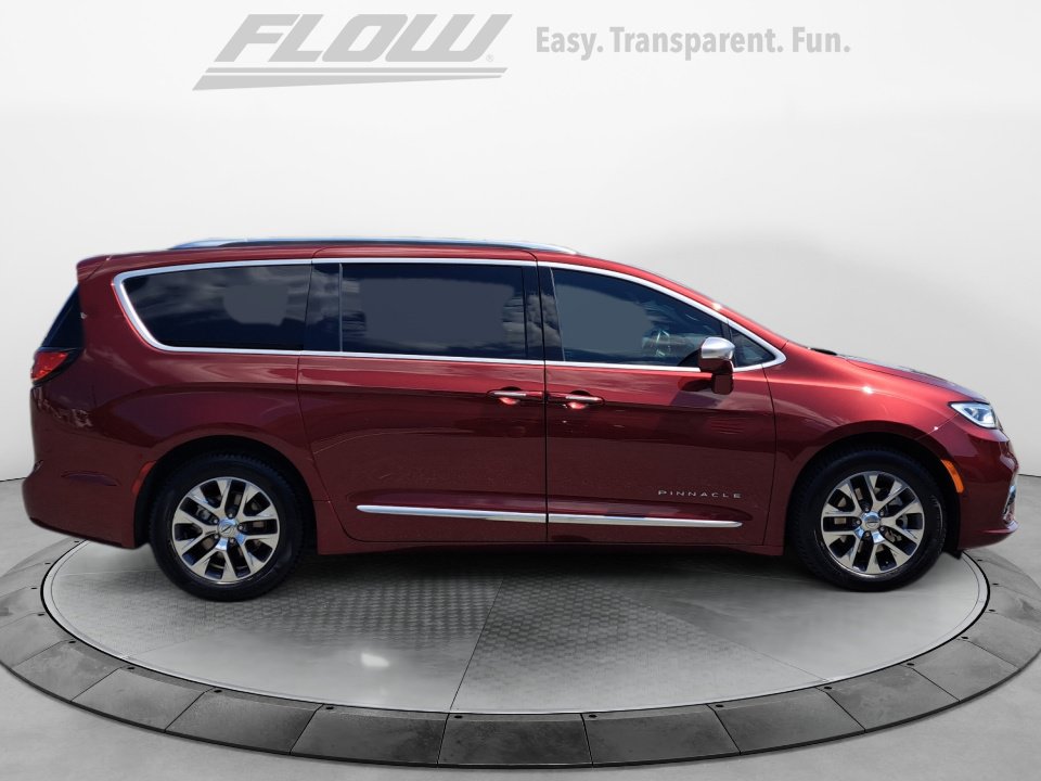 Used 2021 Chrysler Pacifica Pinnacle FWD image 10
