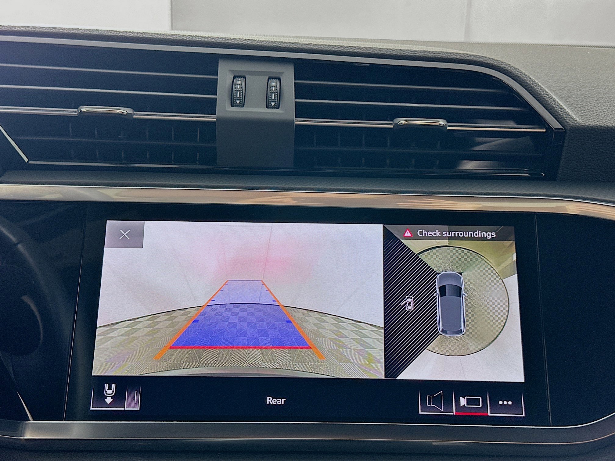 Used 2021 Audi Q3 2.0T Premium Plus image 23