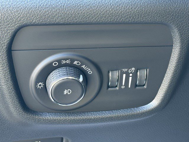 New 2025 Jeep Grand Cherokee Limited image 13