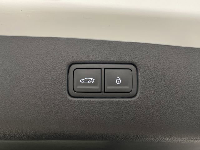 Used 2024 Genesis GV70 2.5T w/ Advanced Package image 17
