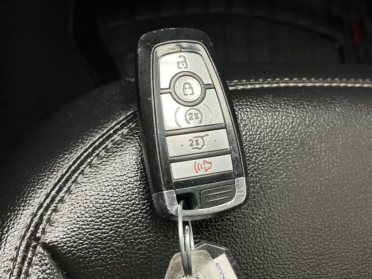 Used 2020 Ford Explorer XLT w/ Equipment Group 202A AWD/4WD image 27