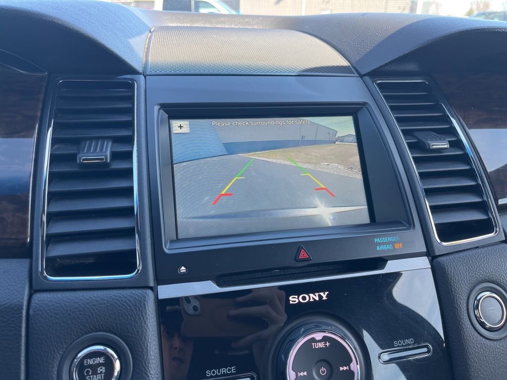 Used 2018 Ford Taurus Limited image 19