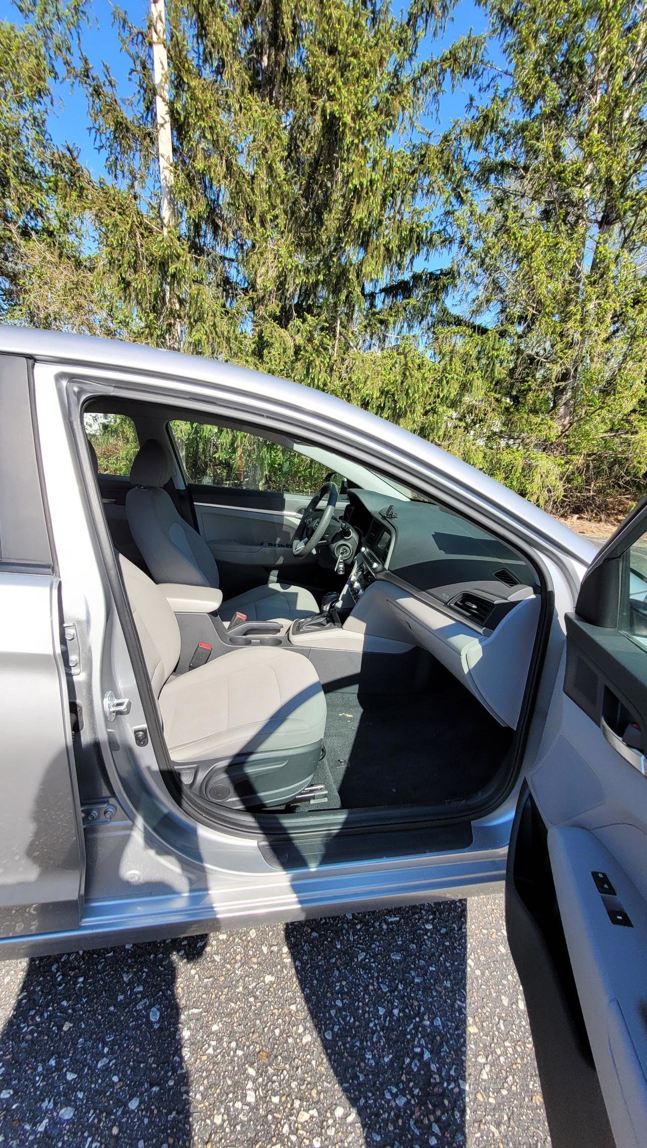 Used 2020 Hyundai Elantra SE FWD image 12