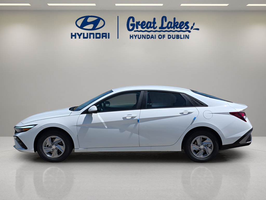 New 2026 Hyundai Elantra SE FWD image 2