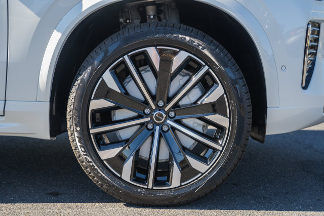 New 2027 Volvo XC90 B6 Plus AWD/4WD image 16
