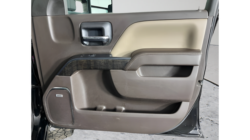 Used 2015 GMC Sierra 2500 Denali w/ Duramax Plus Package AWD/4WD image 16