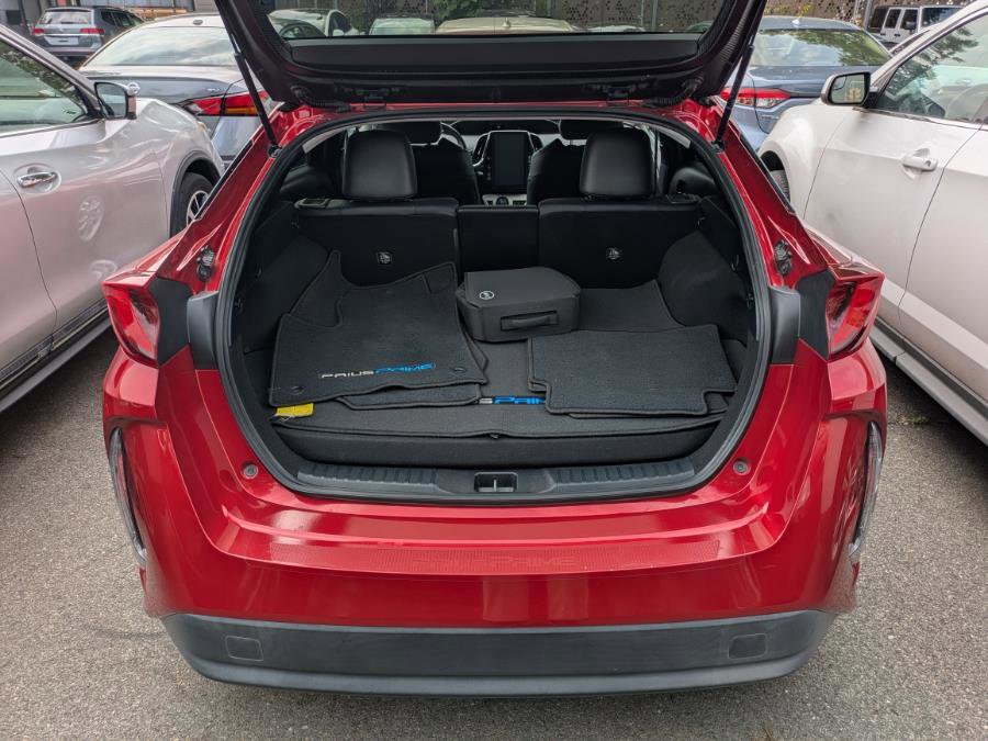 Used 2018 Toyota Prius Prime Premium w/ Carpet Mat Package image 14