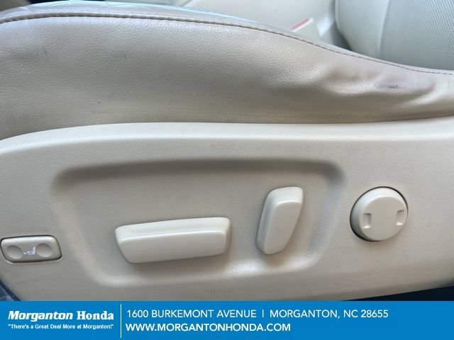 Used 2015 Toyota Highlander Limited Platinum AWD/4WD image 16
